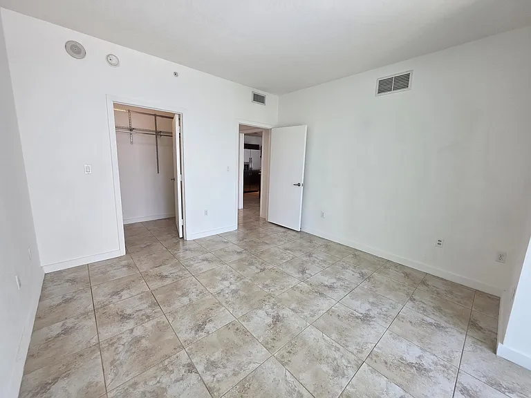 1900 N Bayshore Dr #1709 — Photo 33