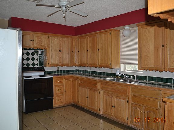 5th image of 608 W Oklahoma Ave
