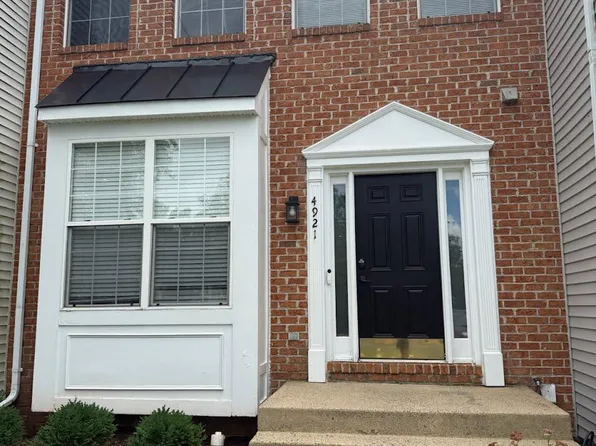 4921 Benecia Ln, Dumfries, VA 22025