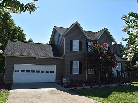 3rd image of 1204 Wisteria Dr