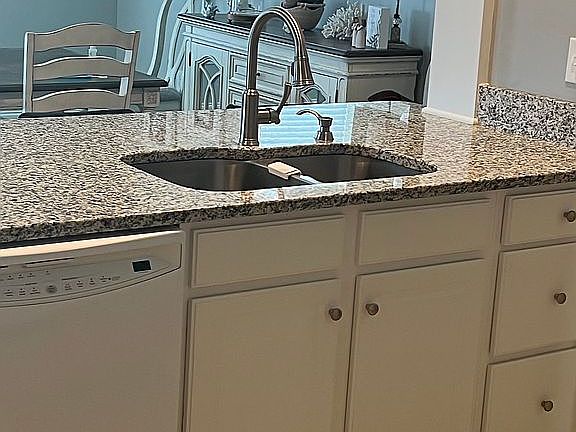Kitchen Breakfast Bar