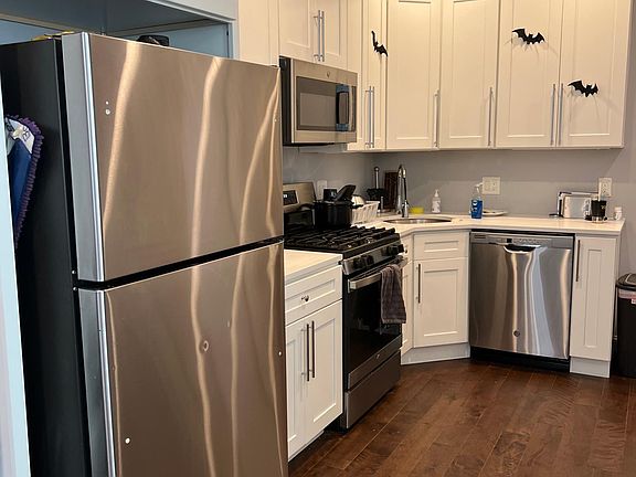 2nd image of 17 Mercer St #2