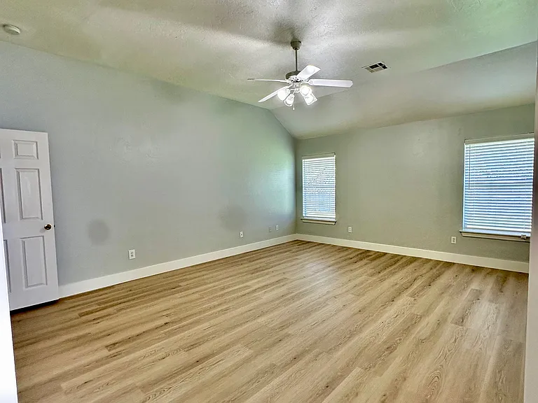 12704 Briar Hollow Ln — Photo 8