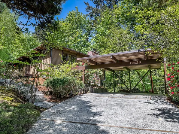 19420 49th Place NE, Lake Forest Park, WA 98155
