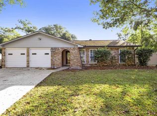 2715 Briarwood Cir, Moss Point, MS 39563