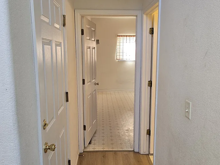 10239 Bentwood Cir — Photo 7