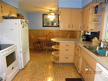 4th image of 42 Lakeview Dr