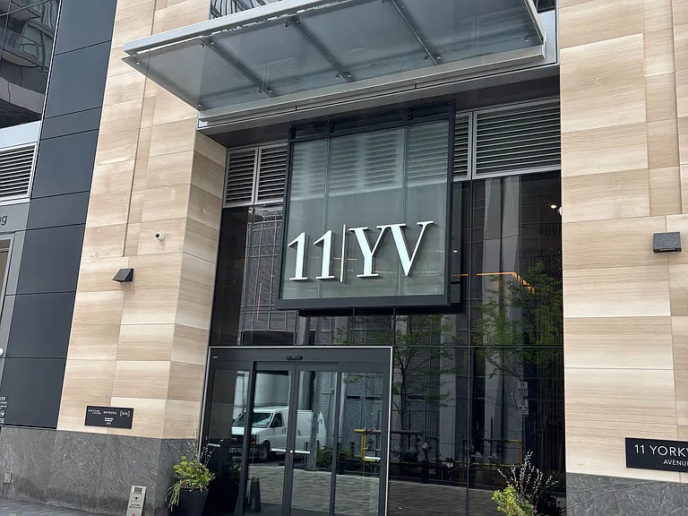 11 Yorkville Ave #5006 — Photo 3