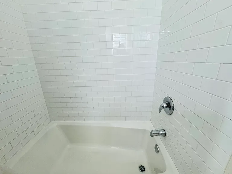 825 N Pasadena Ave — Photo 20