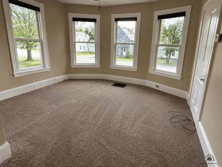 7 Hazelwood Ave — Photo 7