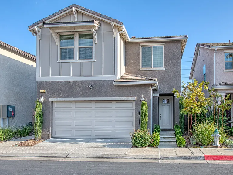 1397 E Via Viola Way — Photo 9