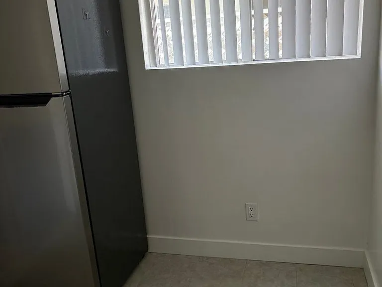 11931 Dorothy St — Photo 5