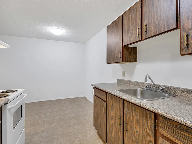 549 Dansey Ave — Photo 28