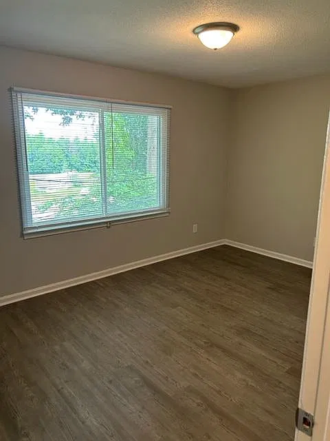 2 bed, 1.5 bath, 950 sqft, $975 — Photo 4