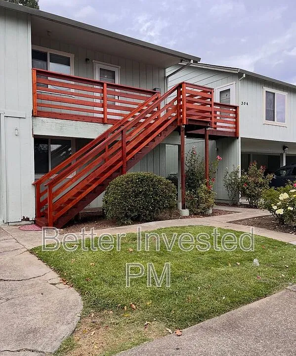 304 Cooper Ln #E