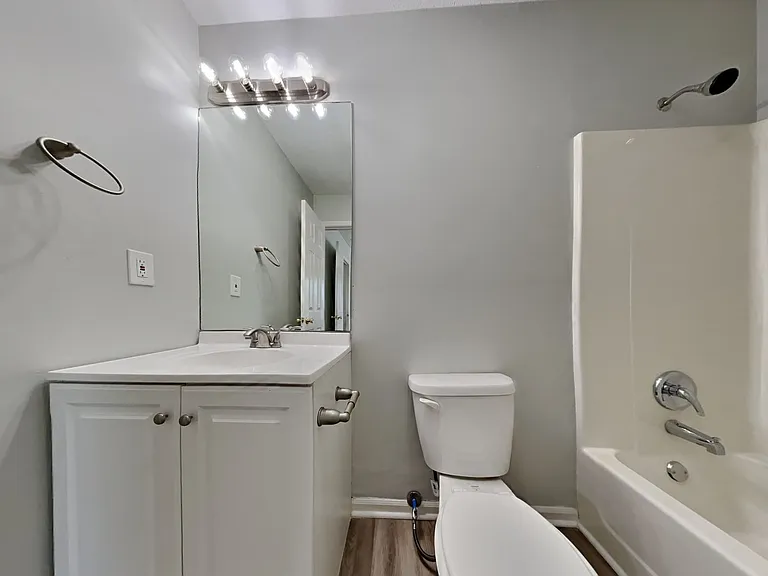 4219 Woodland Ave — Photo 7