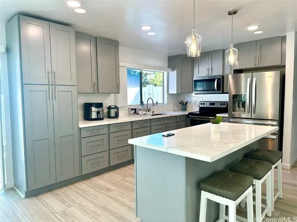 94-1001 Pupuhi St, Waipahu, HI 96797