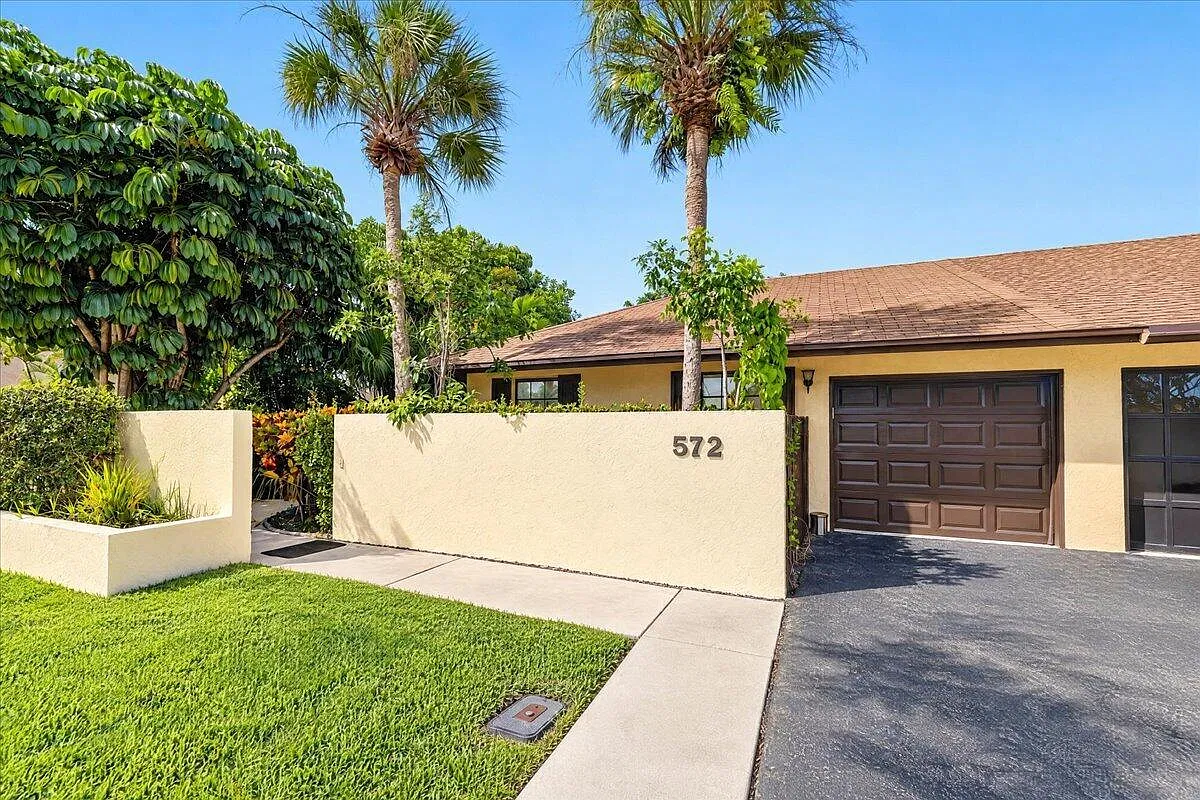 3 bed, 2.0 bath, 1440 sqft, $4,695 — Photo 1