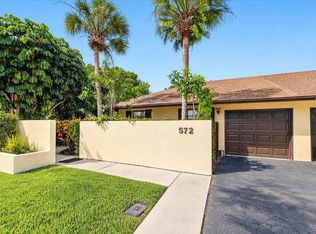 572 SW 28th Ave, Delray Beach, FL 33445