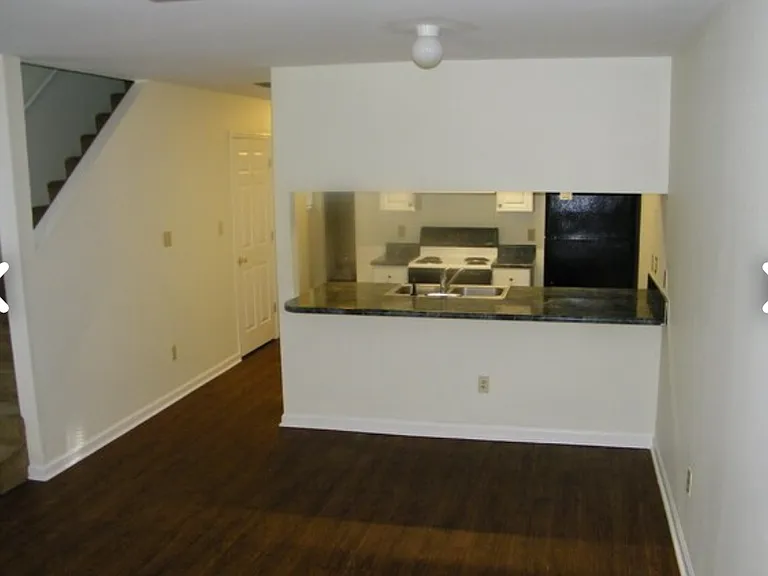 2716 Tess Cir — Photo 5