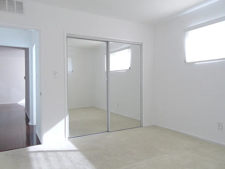 221 S Doheny Drive — Photo 10
