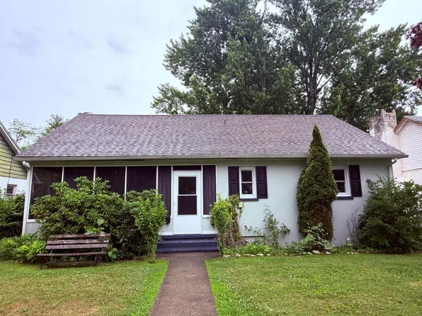 13 Dervend Cir, Matamoras, PA 18336