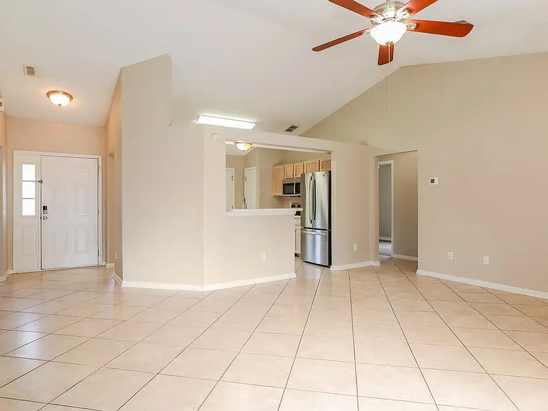 8137 Leafcrest Dr — Photo 6