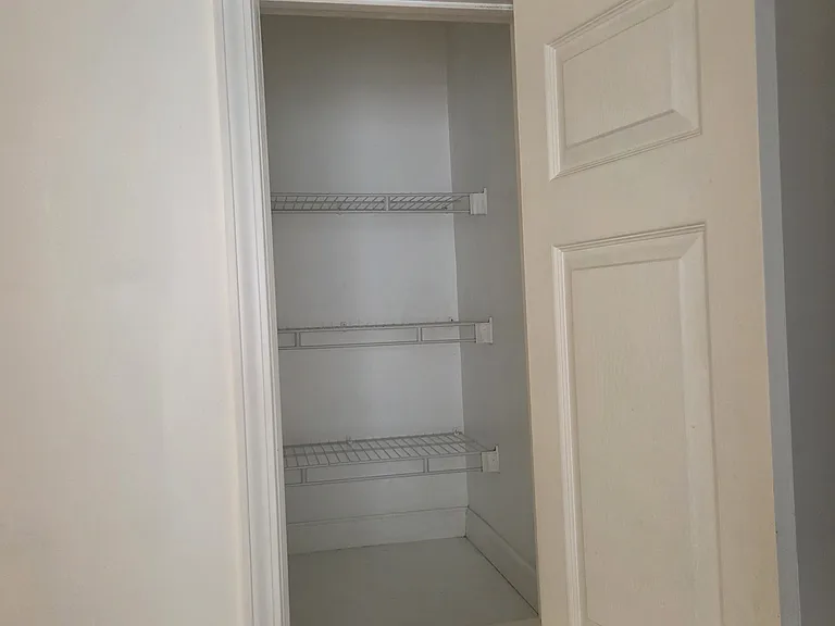 225 Holly Springs Dr — Photo 8