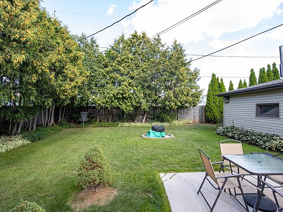 3rd image of 609 Linda St
