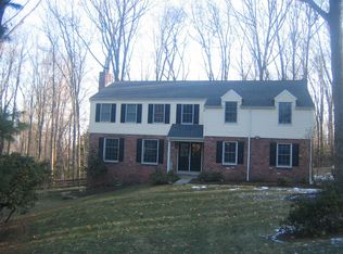 688 Valley View Ln, Wayne, PA 19087