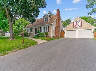 10 Drumsna Ct, Warwick, RI 02886