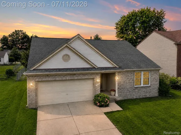 6564 Enchanted Dr, Ypsilanti, MI 48197