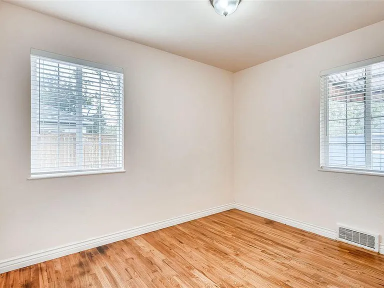 3400 Dexter St — Photo 17