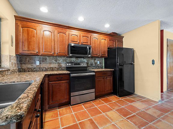 5th image of 3753 Coelebs Avenue