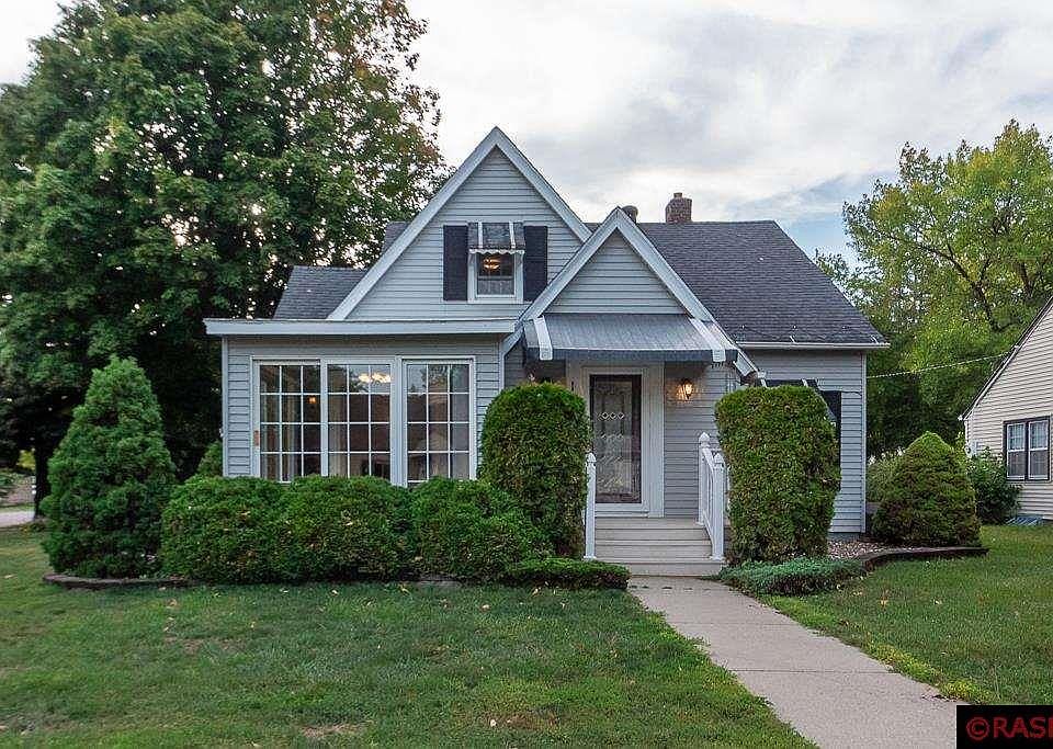 100 N Cordova Ave, Le Center, MN 56057 | Zillow