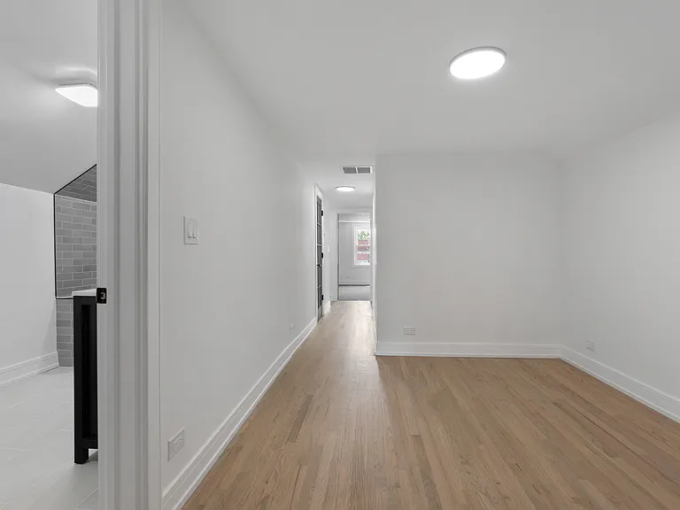 2456 W Huron St — Photo 29