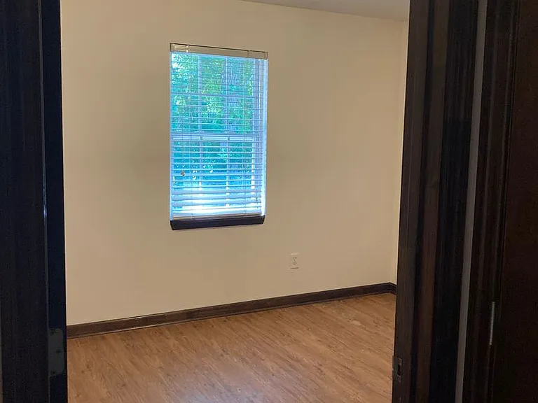 1729 Louise Dr SE — Photo 11