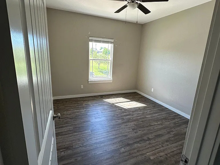 2527 S Adele Ave — Photo 11