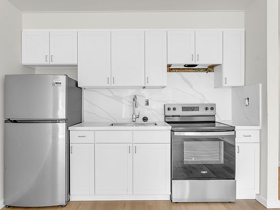 3rd image of 3210 Geary Blvd #308