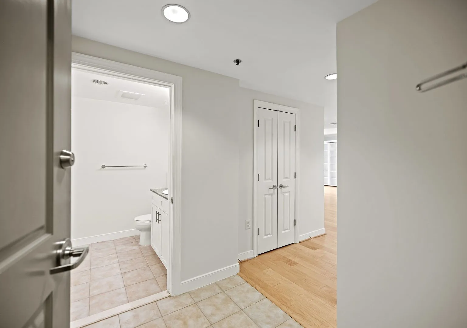 Gallery Place Large Studio | 1 Bath | 660 Sf — Photo 2