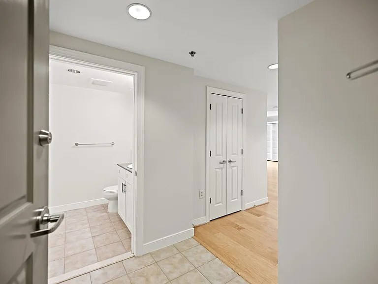 777 7th St NW #934 — Photo 2