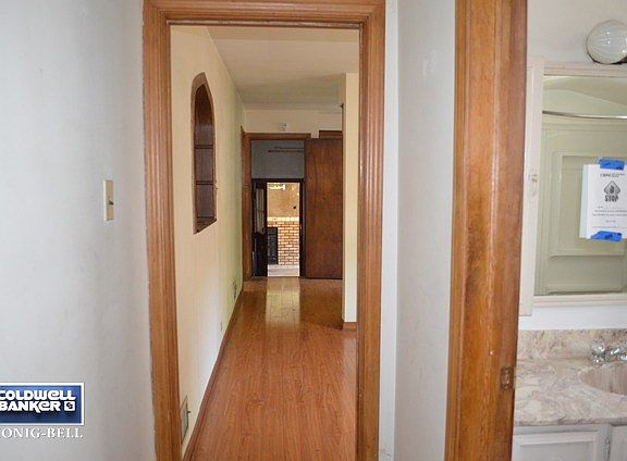 5th image of 12203 Greenwood Ave