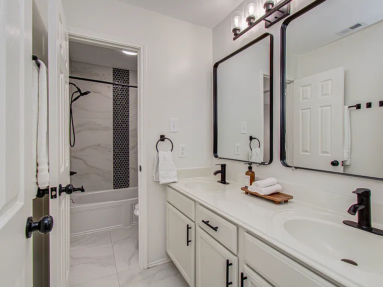 7207 Crescent Mills Dr — Photo 24