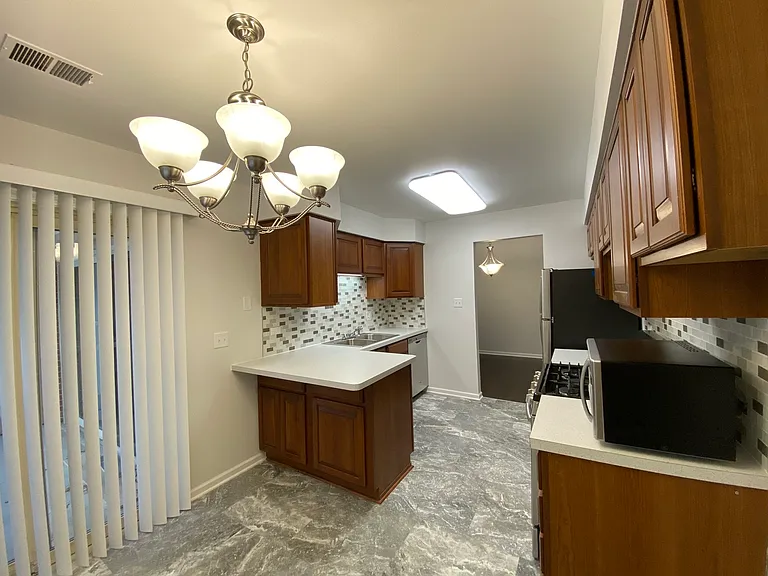 905 Knottingham Dr #1A — Photo 8