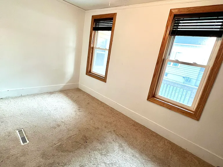 1619 Superior Ave — Photo 18
