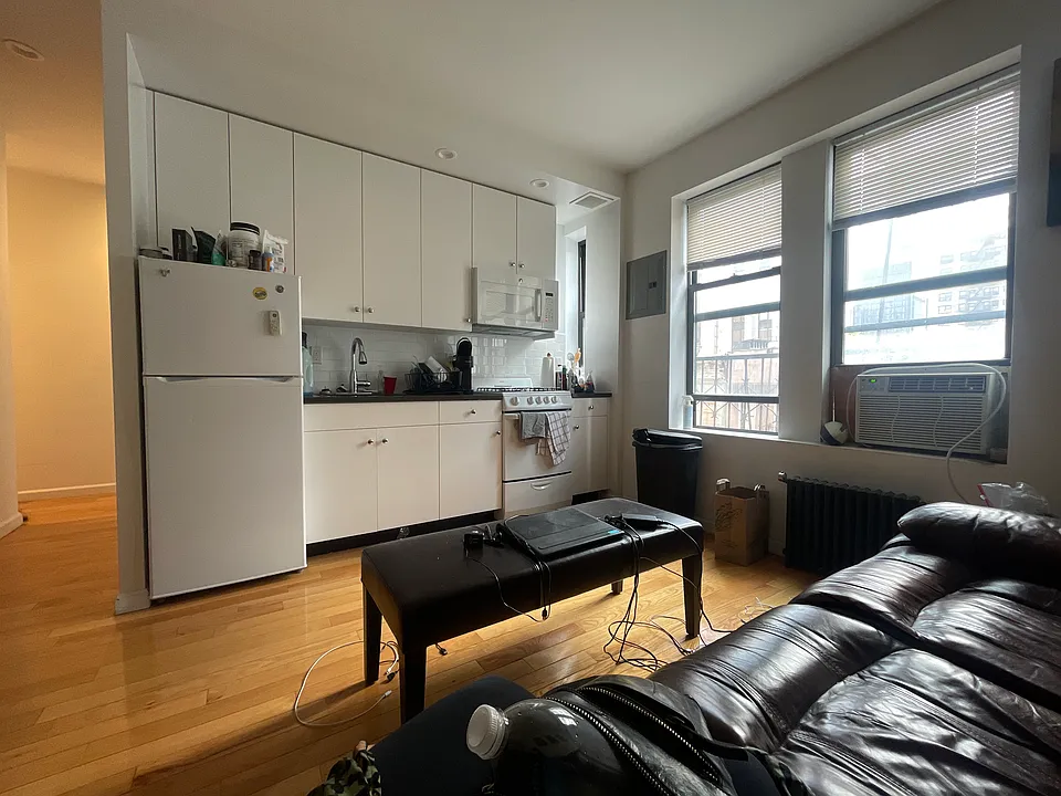 453 W 36th St #21