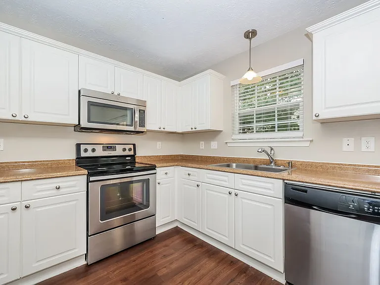 4412 Sandpiper Ln — Photo 7
