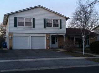 989 Yorkshire Dr, Hanover Park, IL 60133