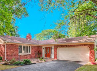 19335 Montrose Dr, South Bend, IN 46614