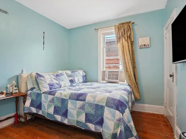 59-11 Fresh Pond Road image 14 of 17